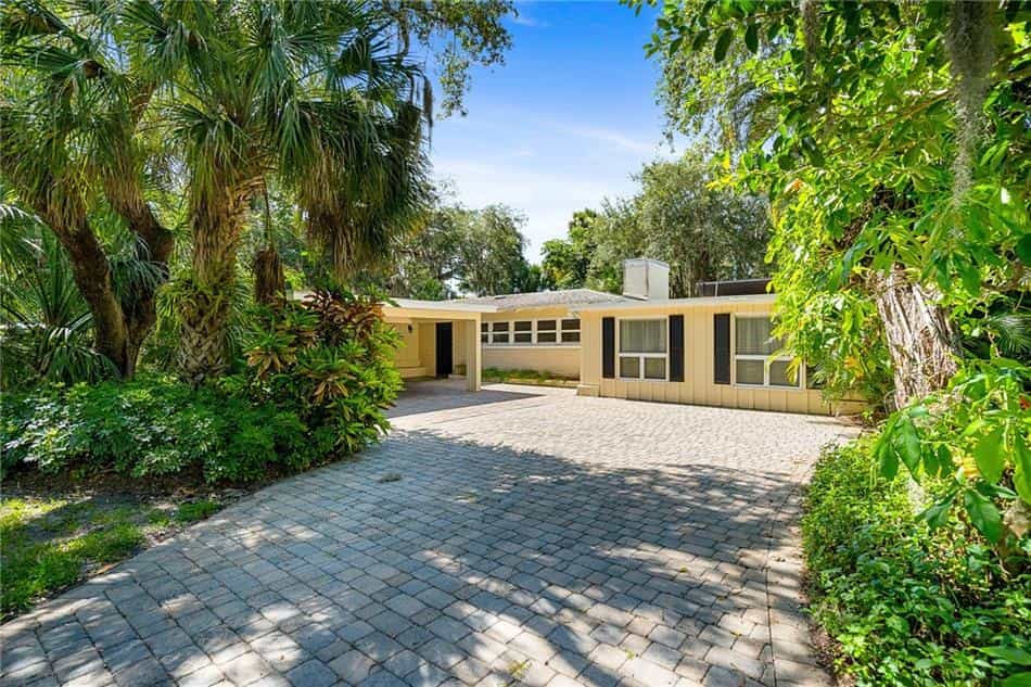 House in Riomar, Florida 10858084