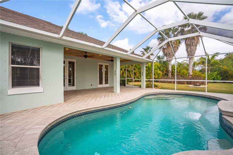 House in Vero Beach, Florida 10858132