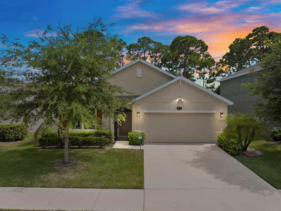 House in Royal Poinciana Park, Florida 10858172