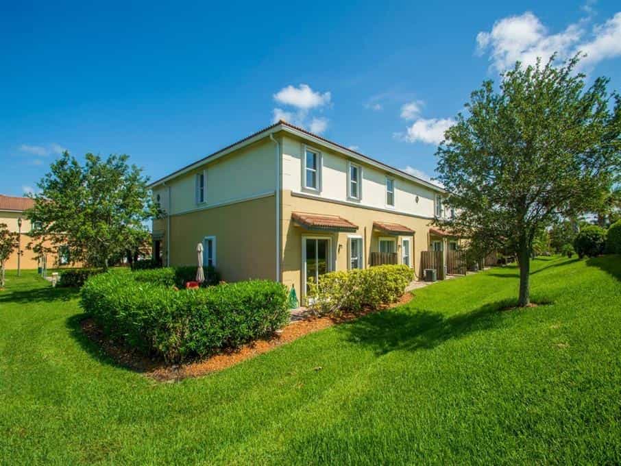 House in Vero Beach, Florida 10858177
