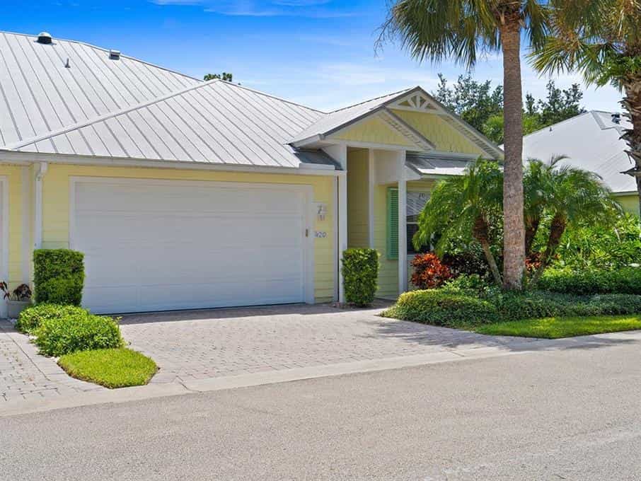 House in Vero Beach, Florida 10858181