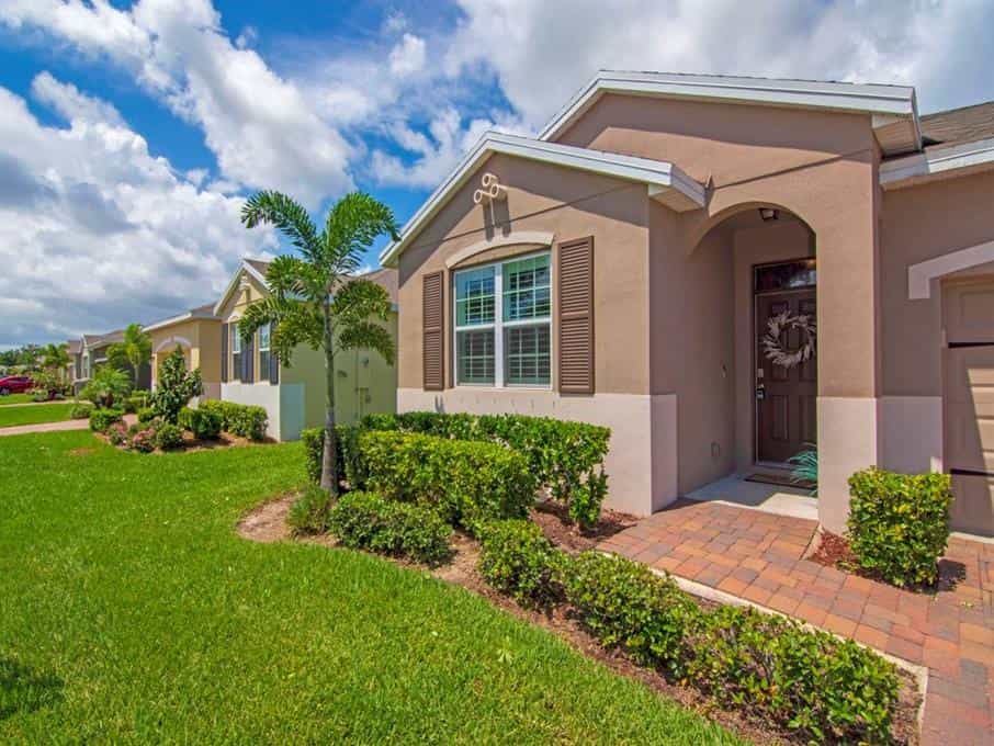 بيت في فلوريدا ريدج, فلوريدا 10858189