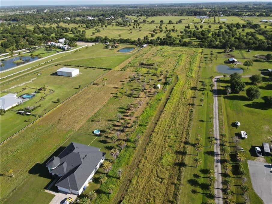 Tanah di Koridor Vero Barat, Florida 10858202