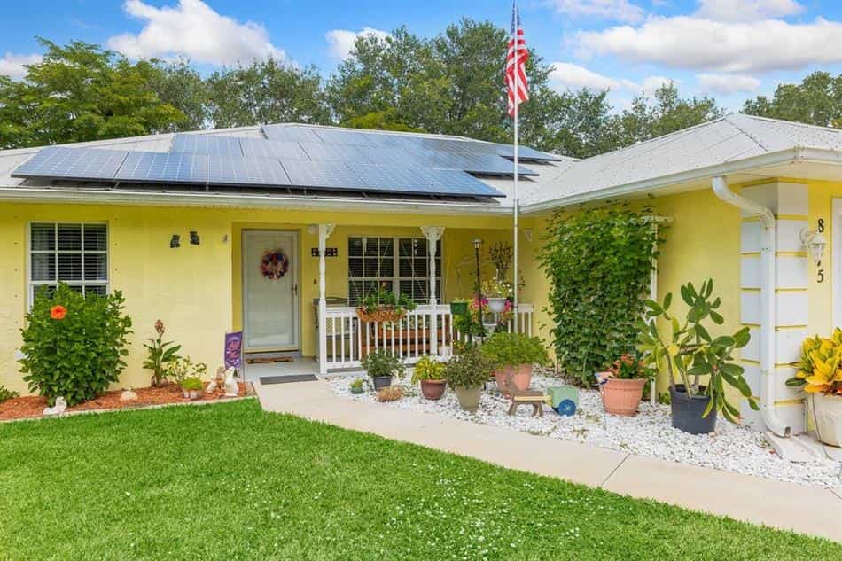 House in Vero Lake Estates, Florida 10858206