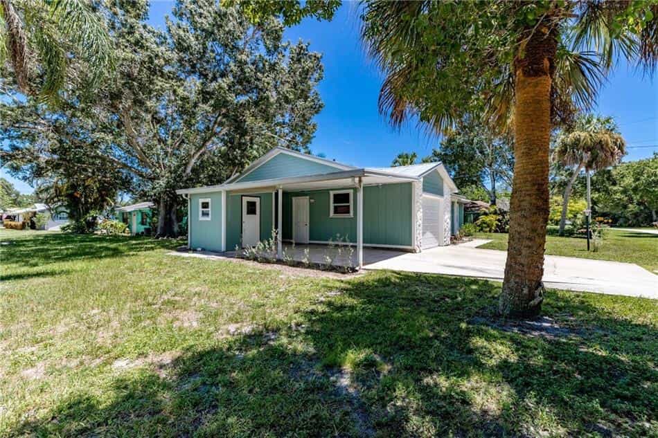 House in Vero Beach, Florida 10858211