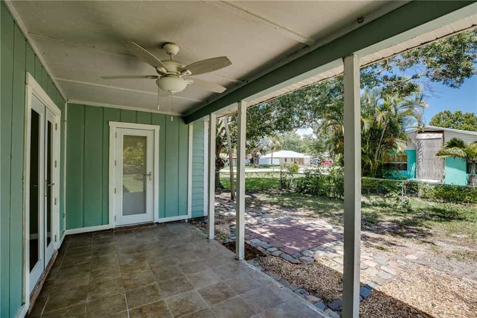 House in Vero Beach, Florida 10858211