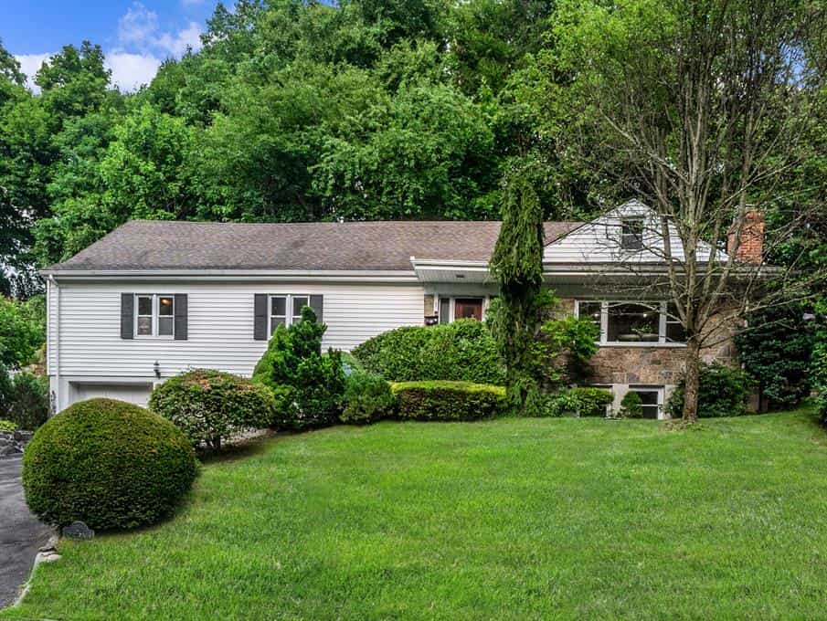 House in Hartsdale, New York 10858280
