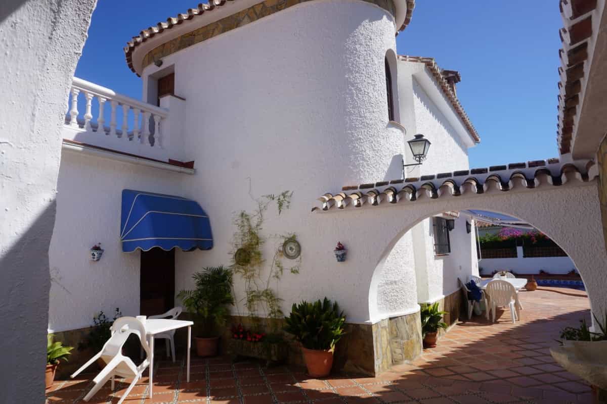 Talo sisään Vélez-Málaga, Andalucía 10858415
