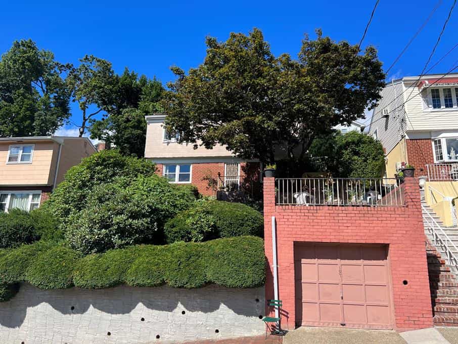 House in Yonkers, New York 10858836