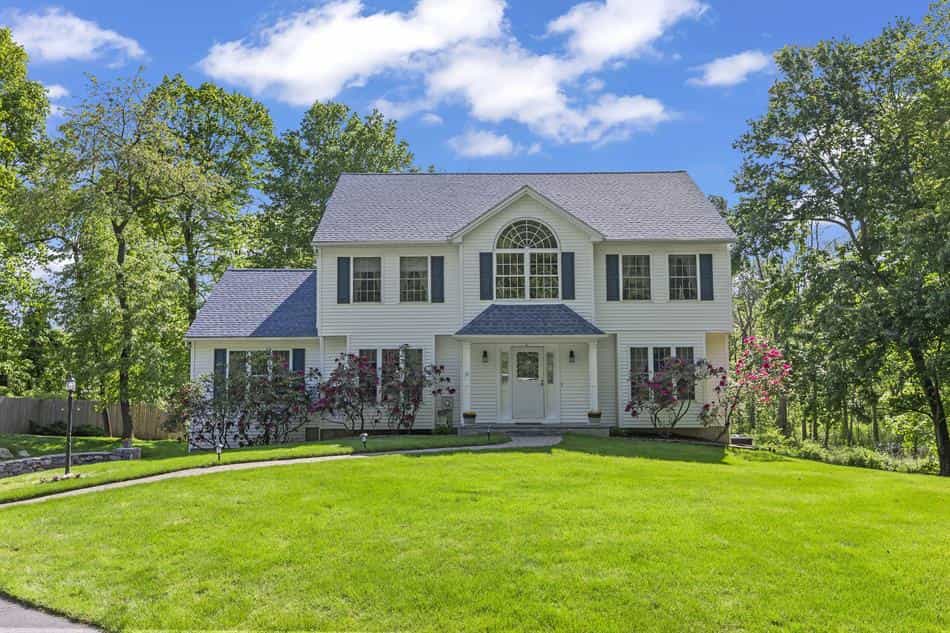 Rumah di Sudut Taylor, Connecticut 10858888
