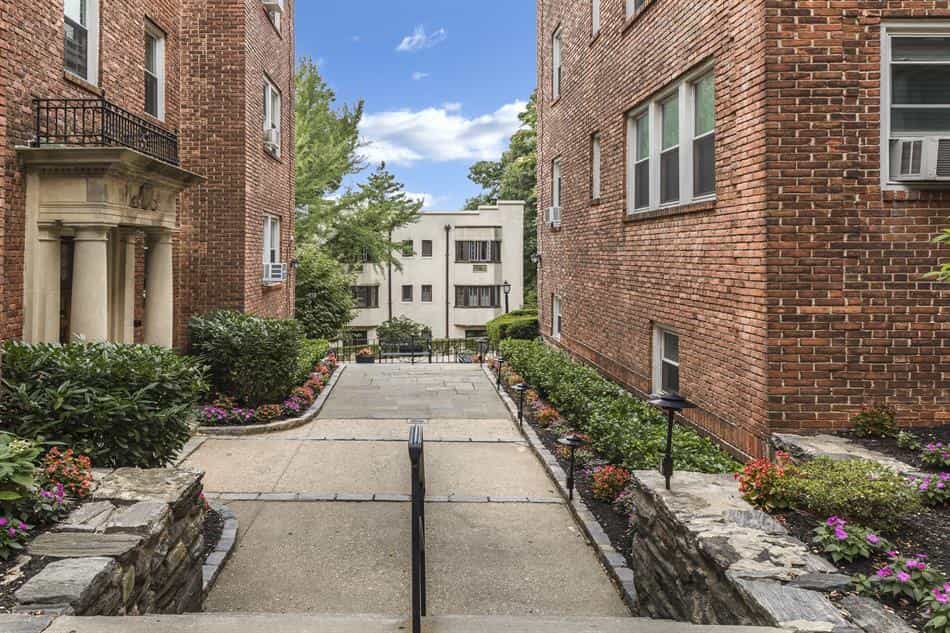 Condominium in Bronxville, New York 10858922