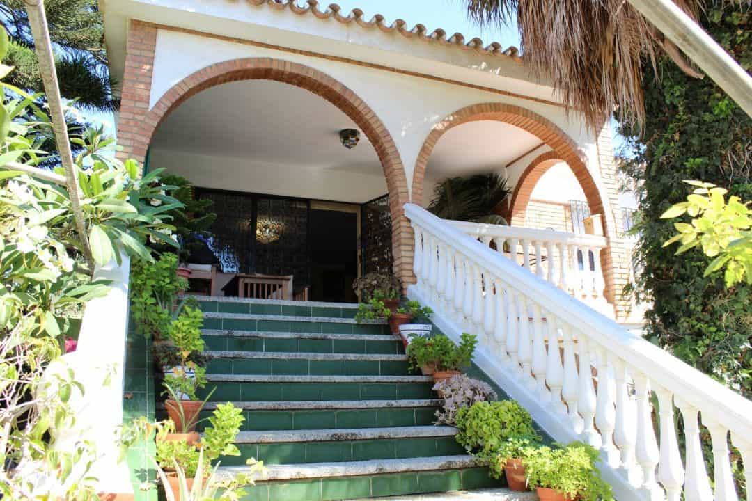 Rumah di Rincón de la Victoria, Andalucía 10859007