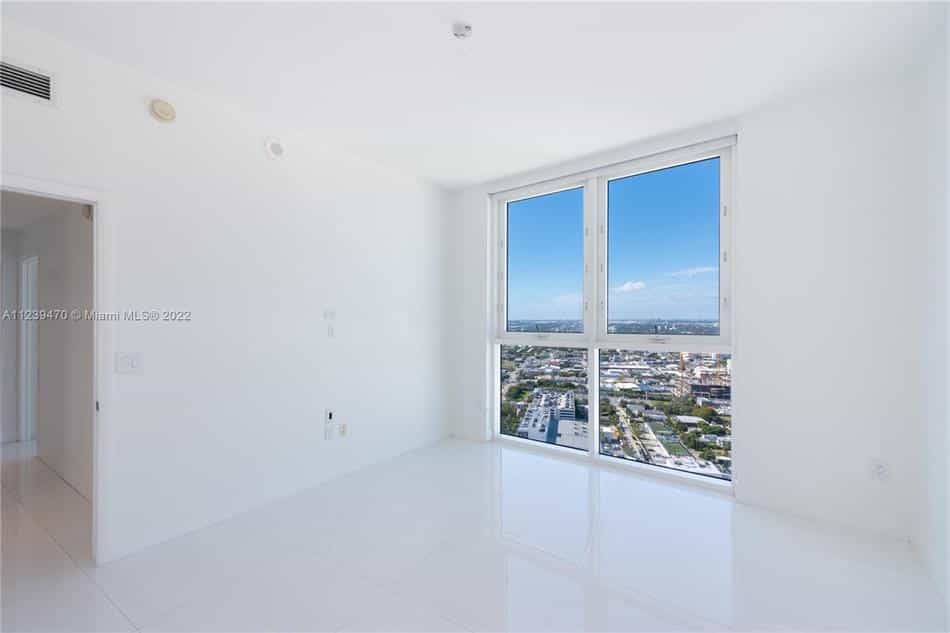 Condominium in Miami, Florida 10859169