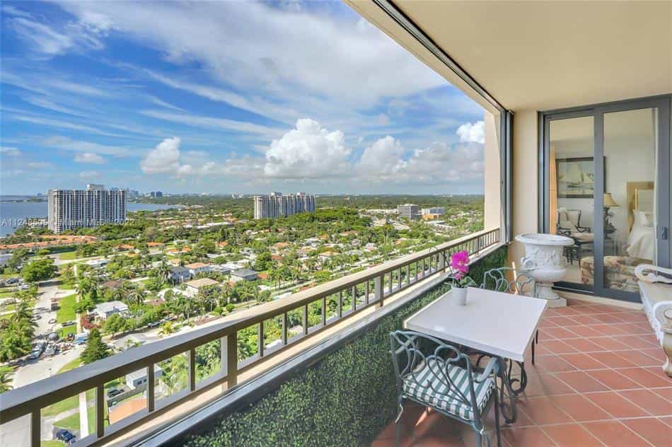 Condominium dans Miami, Florida 10859178