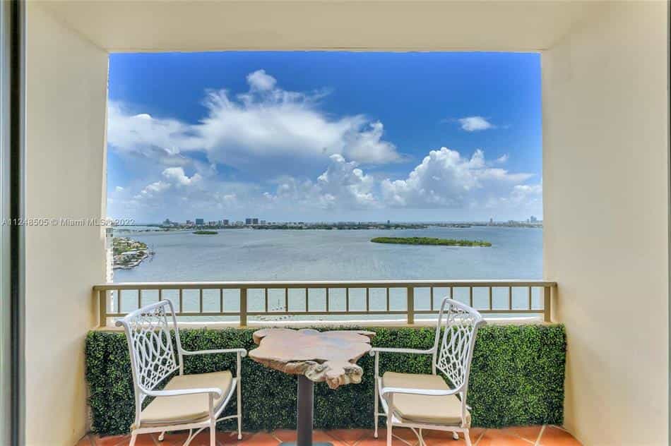 Condominium dans Miami, Florida 10859178