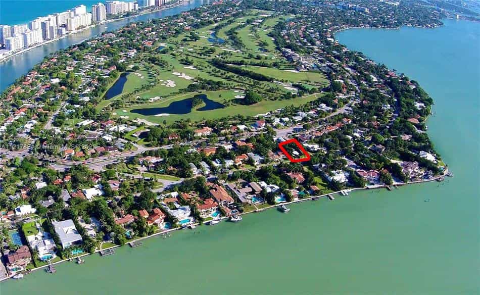 Condominium in Miami Beach, Florida 10859187