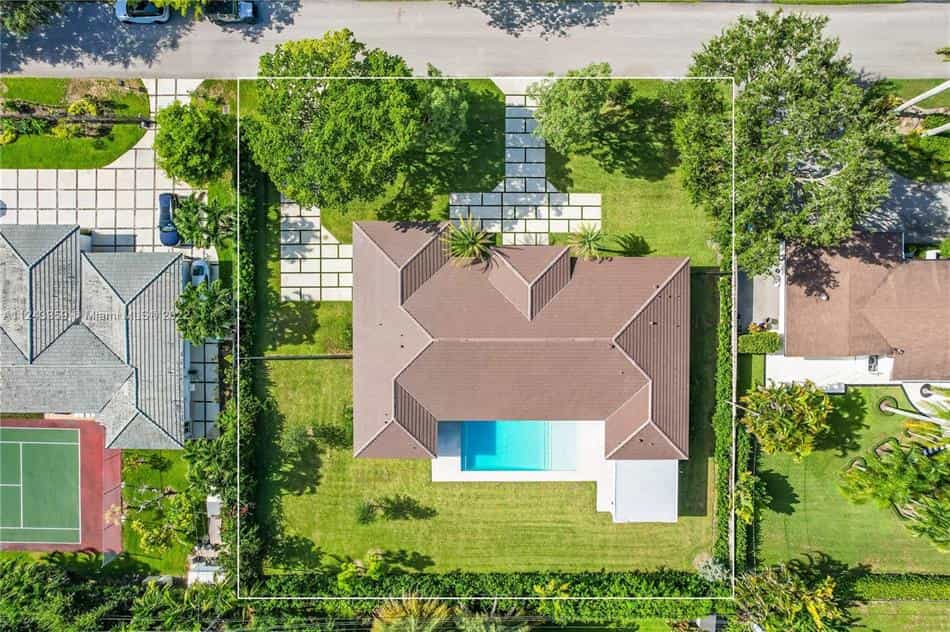 Condominium in Howard, Florida 10859210