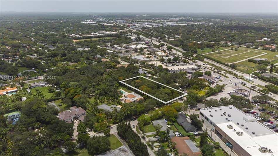 Condominium in Howard, Florida 10859216