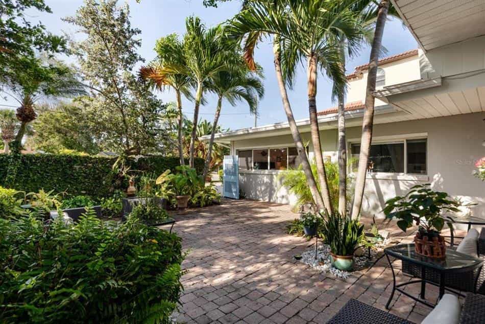 Dom w St. Pete Beach, Florida 10859245