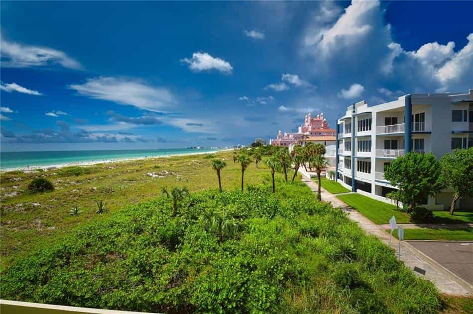 公寓 在 圣彼得海滩, 佛罗里达 10859246
