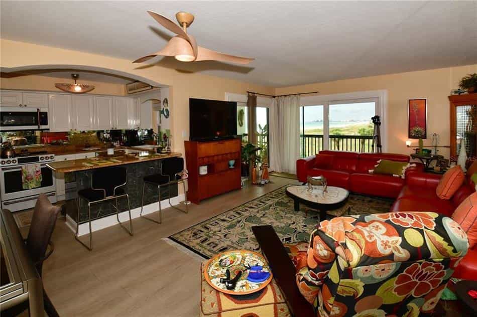 Condomínio no St. Pete Beach, Florida 10859246