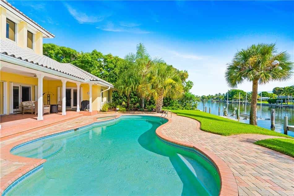 House in Vero Beach, Florida 10859290