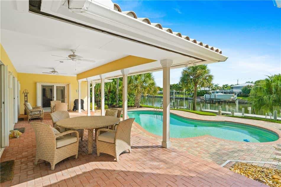 House in Vero Beach, Florida 10859290