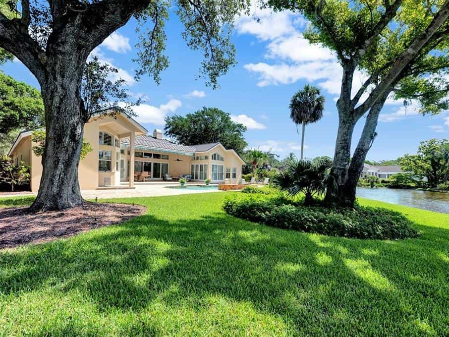 House in Vero Beach, Florida 10859293