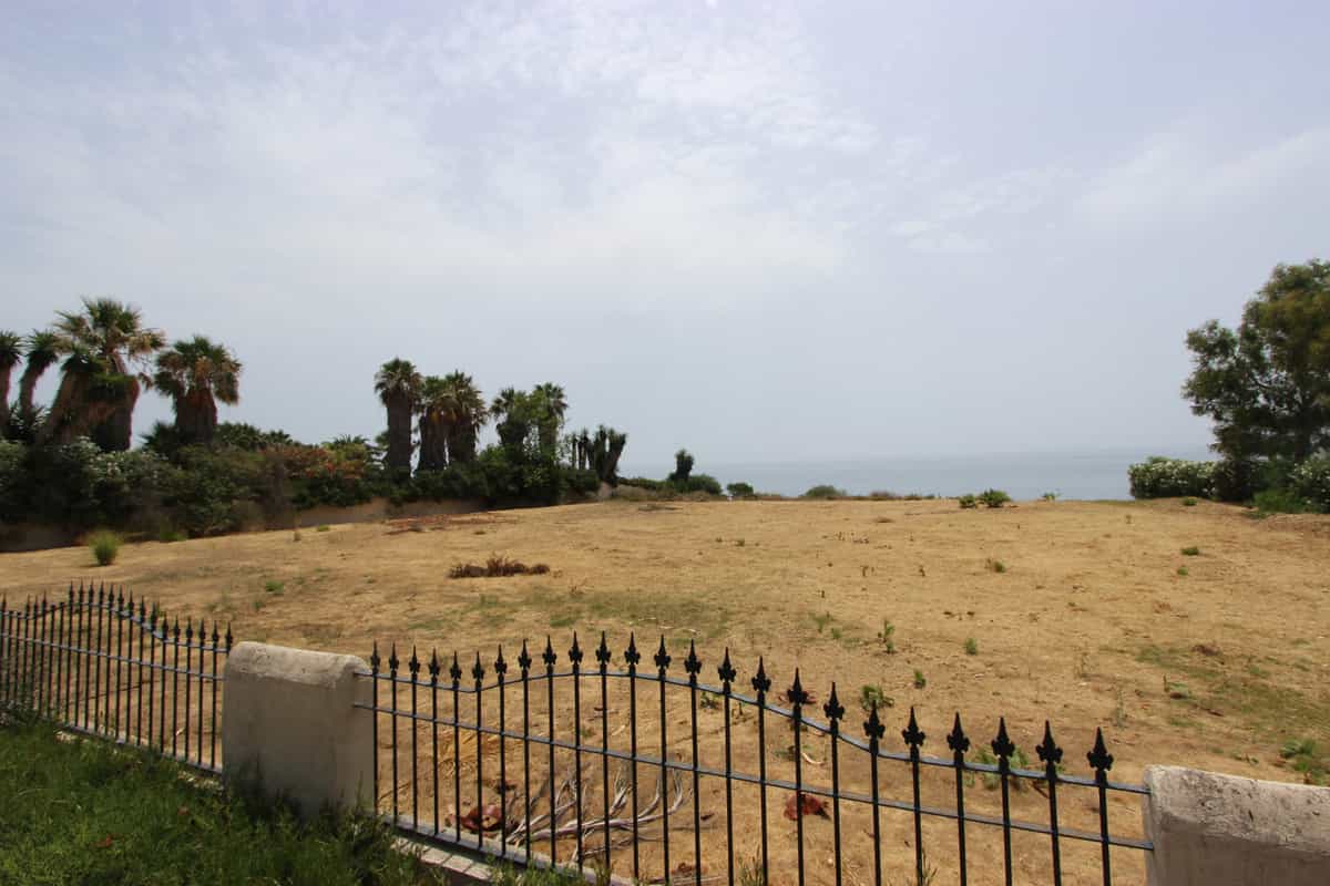 Land in Estepona, Andalusia 10859667