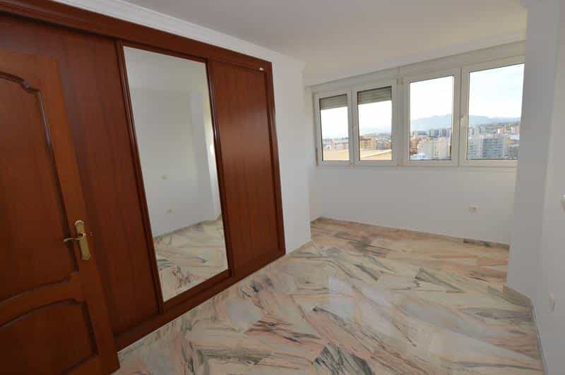 公寓 在 Fuengirola, Andalucía 10859750