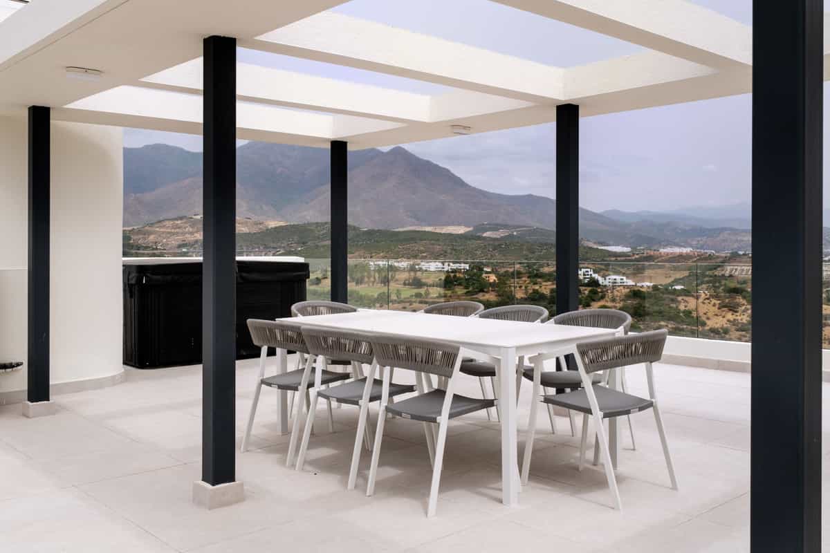 Condominium in Casares, Andalusia 10859908