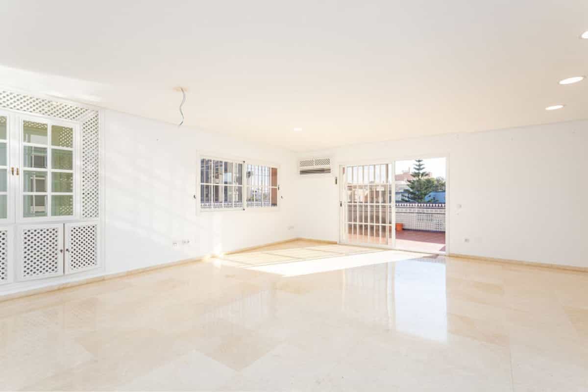 Condominium in Fuengirola, Andalucía 10859978