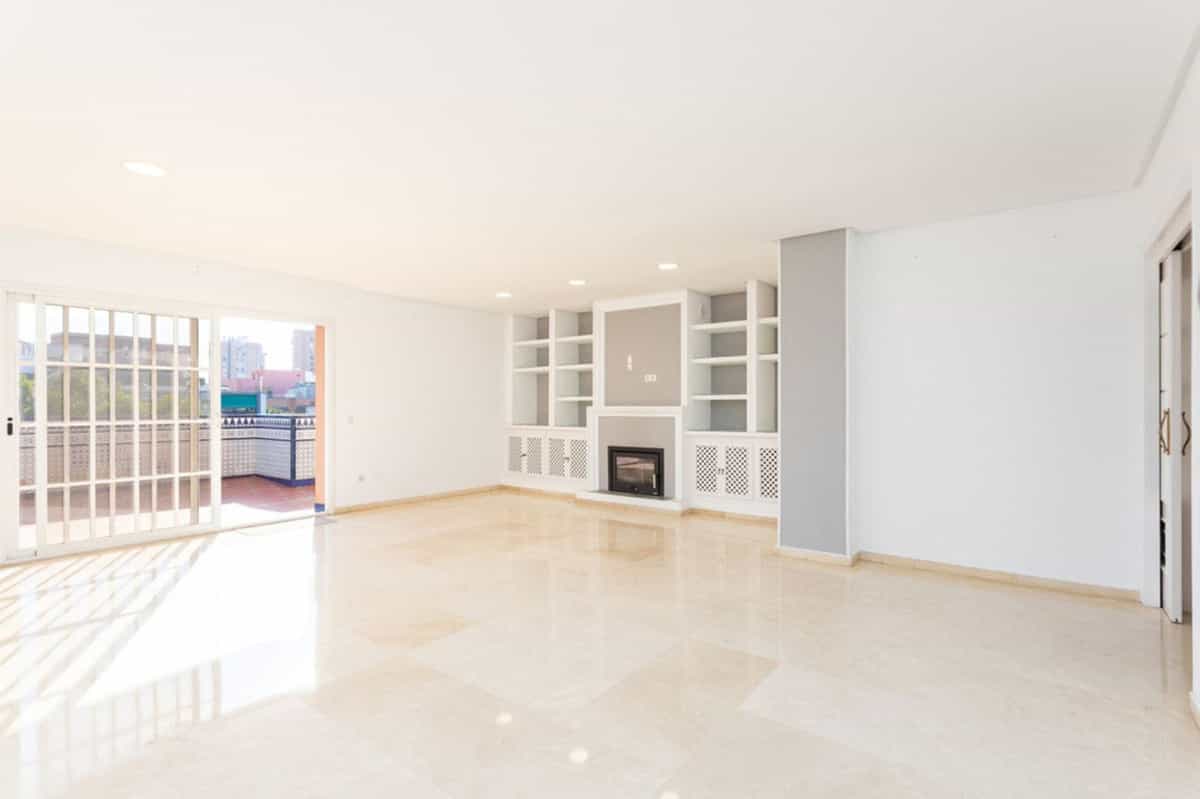 公寓 在 Fuengirola, Andalucía 10859978