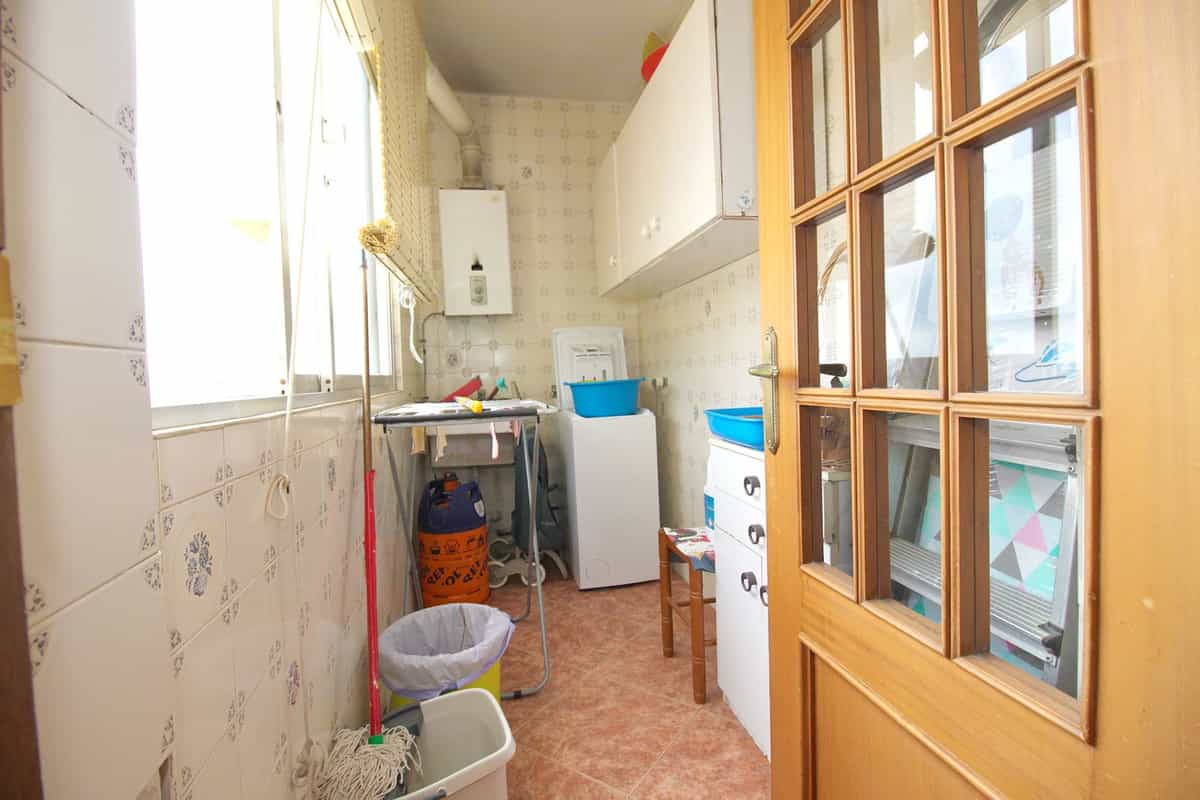 Квартира в Fuengirola, Andalucía 10860061