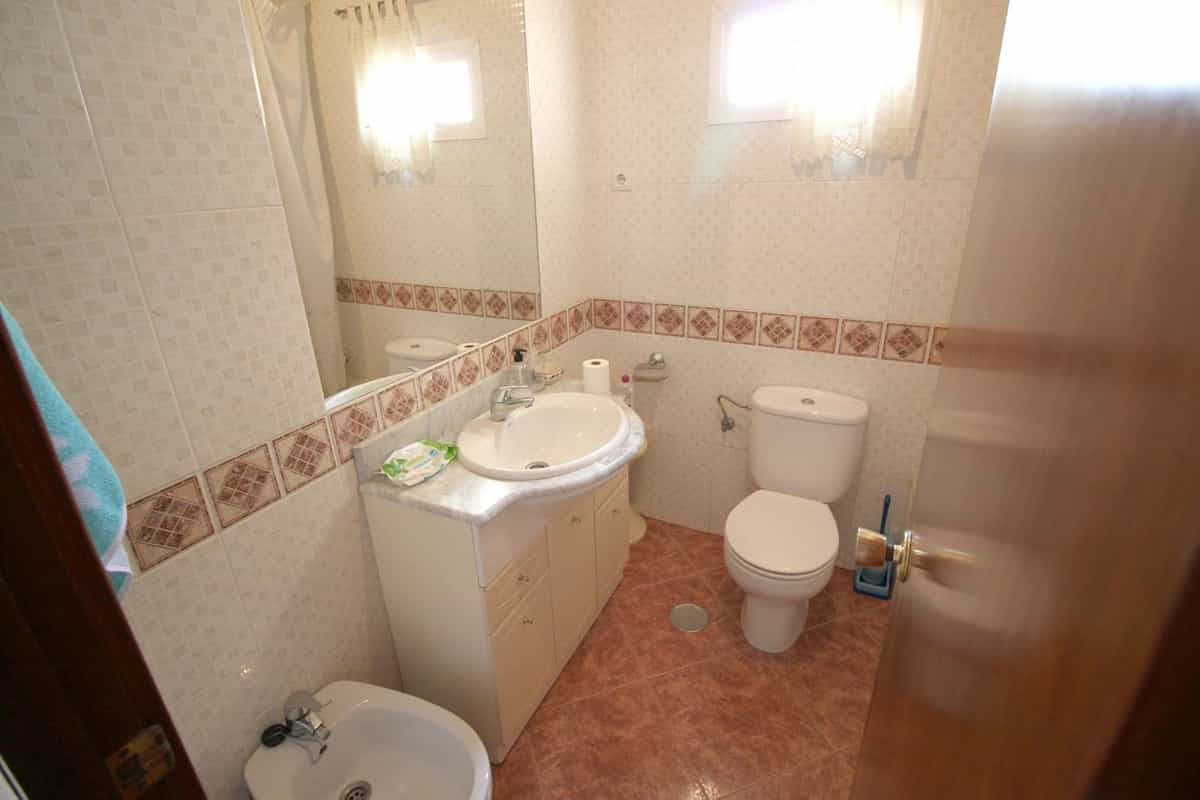 Квартира в Fuengirola, Andalucía 10860061