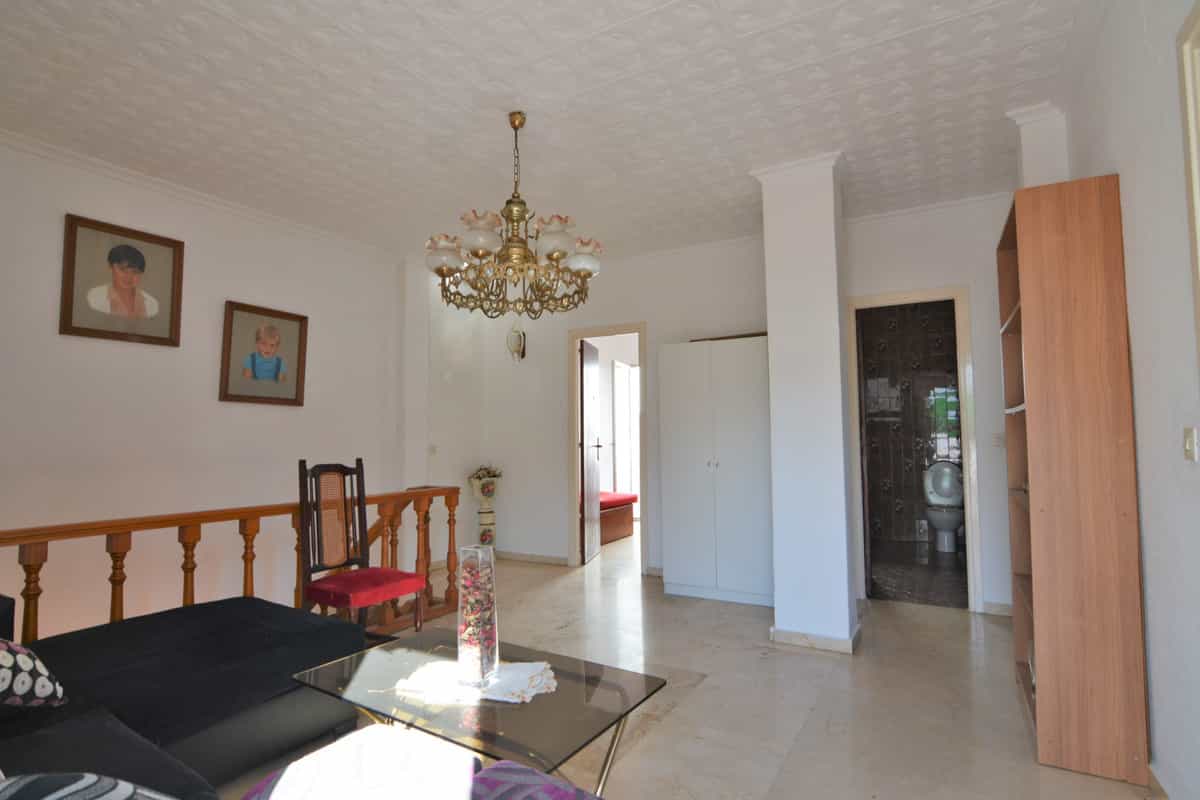 House in Fuengirola, Andalucía 10860181
