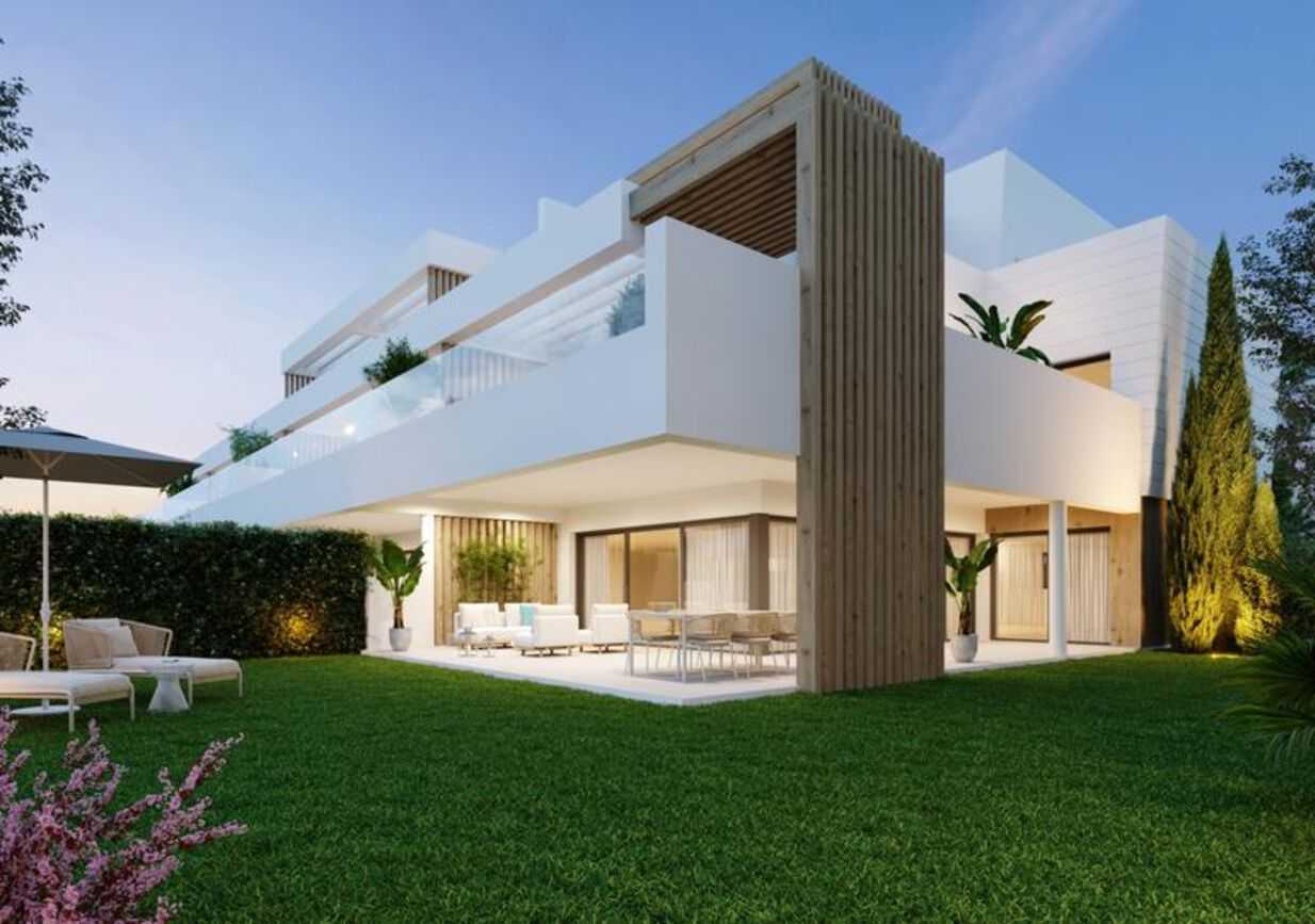 Condominium in Estepona, Andalucía 10860412