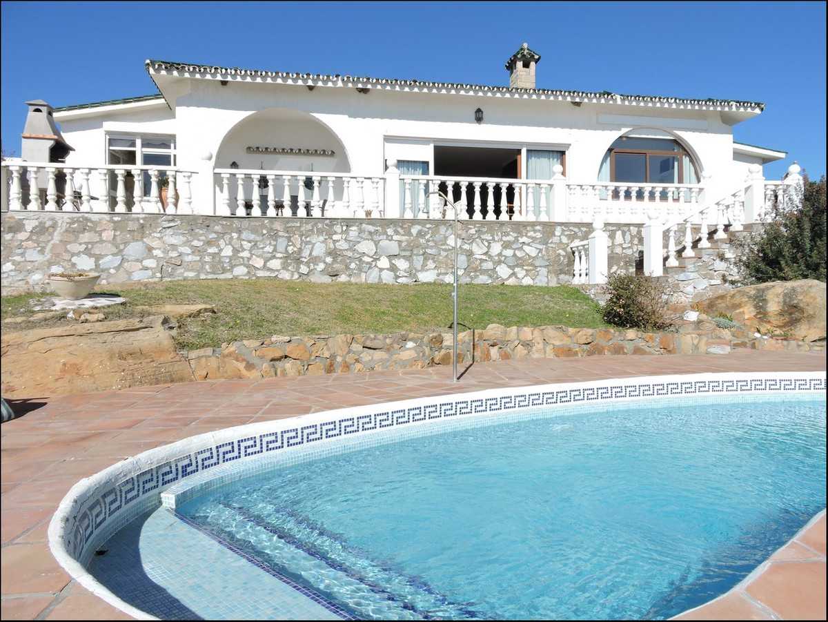 House in Guadiaro, Andalusia 10860619
