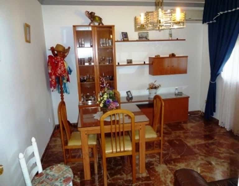 casa no Alhaurín de la Torre, Andaluzia 10860897