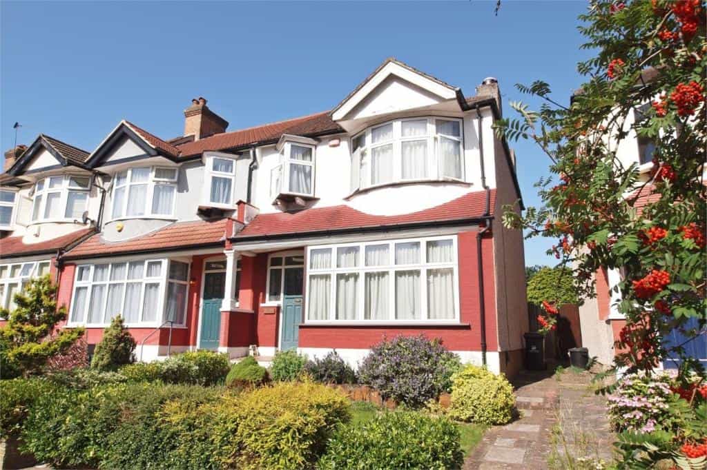 House in Elmers End, Bromley 10860943