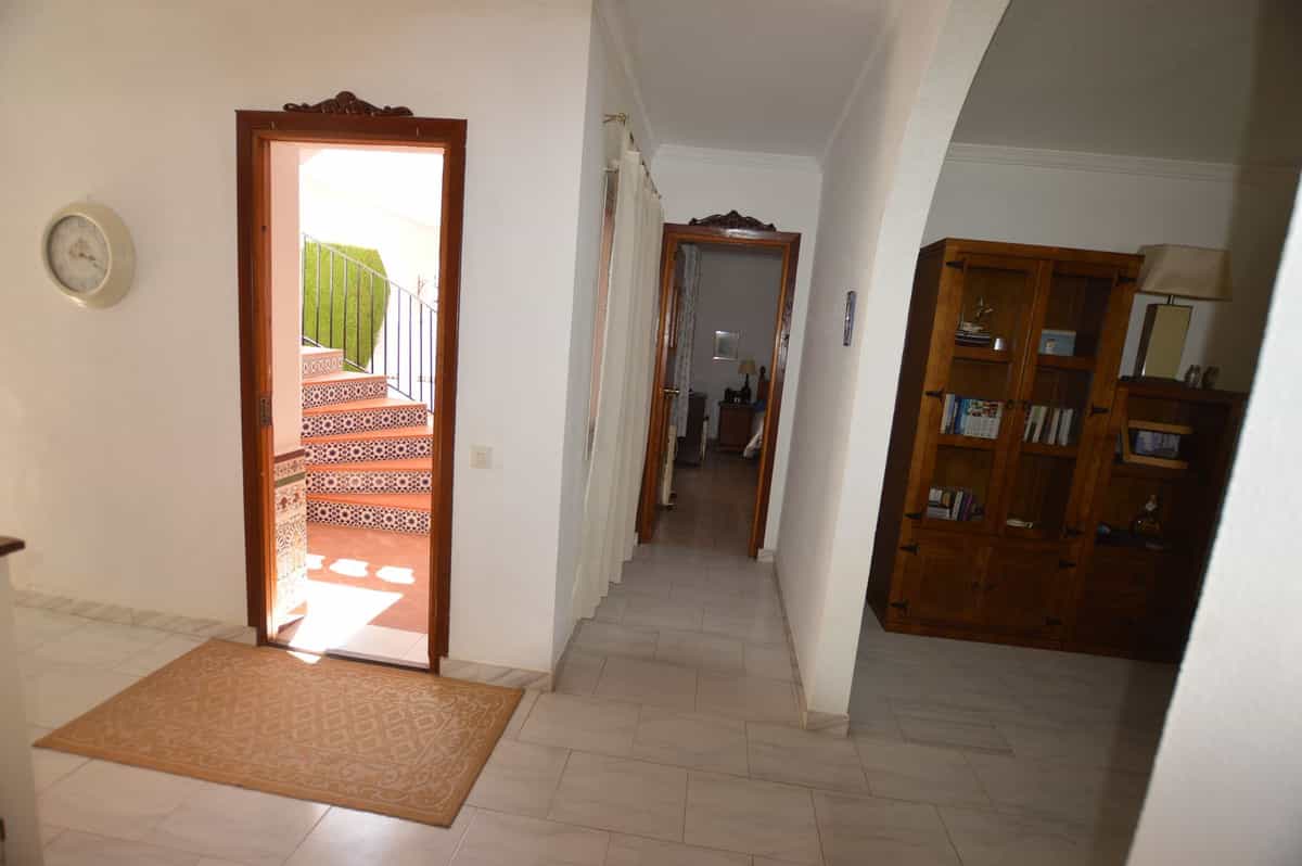 Casa nel Fuengirola, Andalucía 10861015