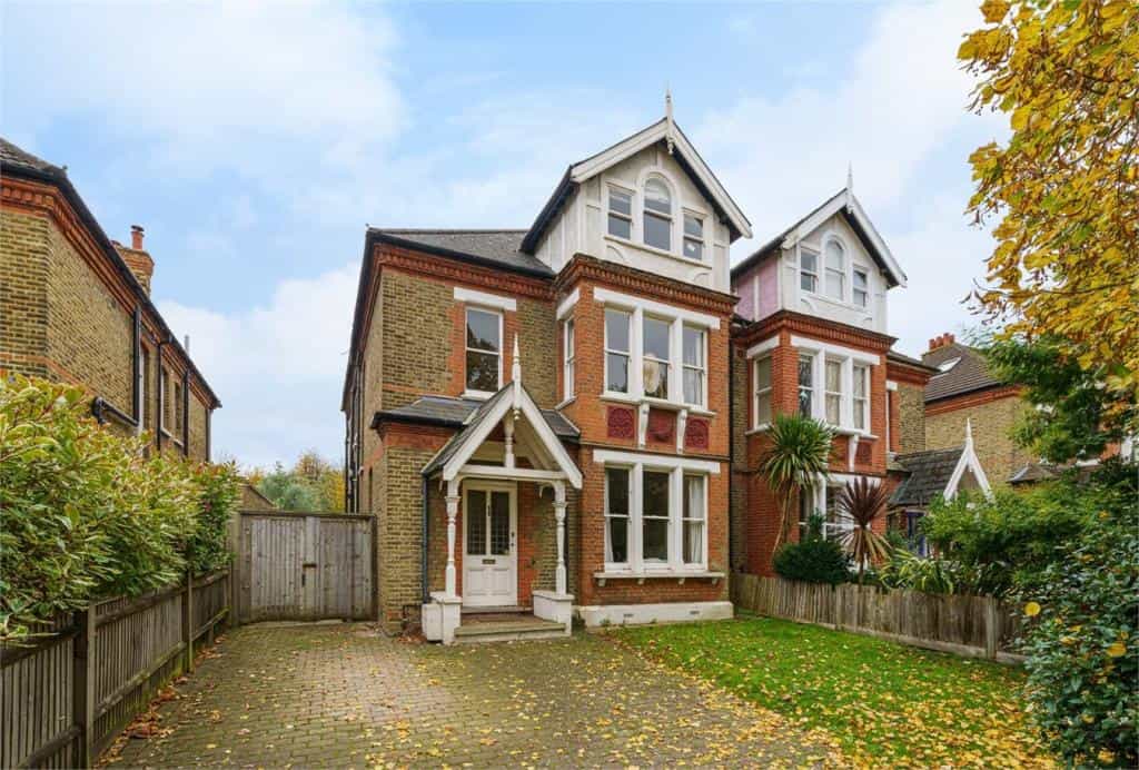 Residential in , England 10861033