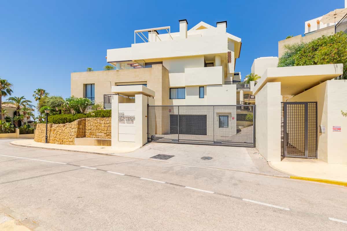 Condominium in Marbella, Andalusia 10861250