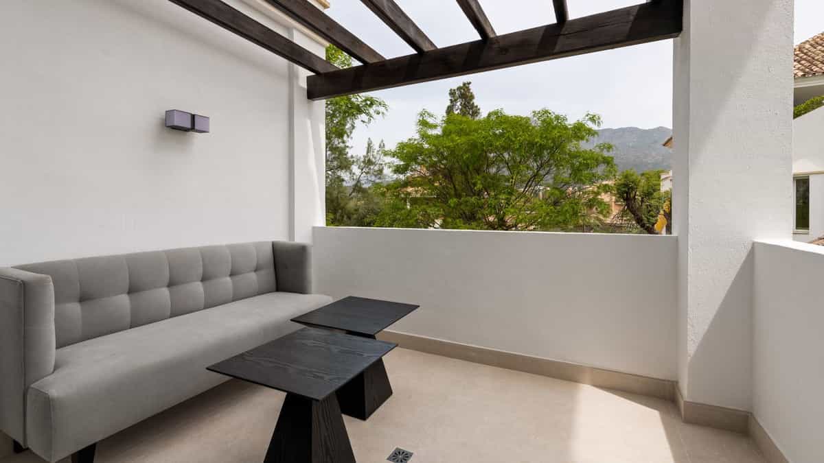 Condominium in Marbella, Andalusia 10861462