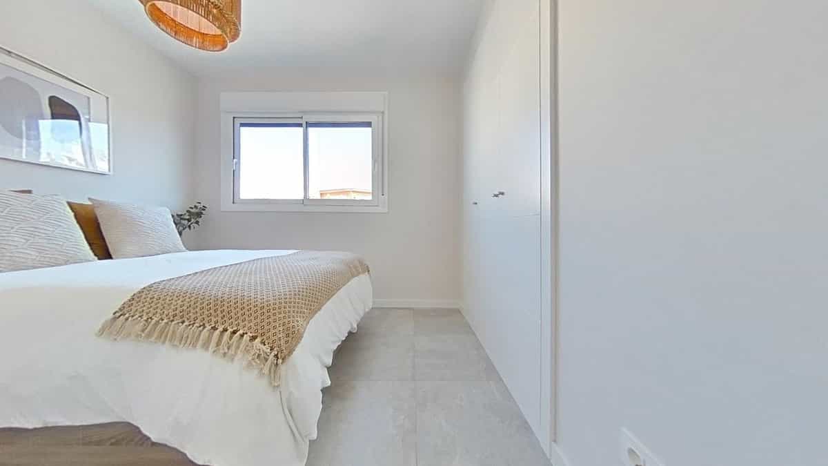 Condominium in Marbella, Andalusia 10861500