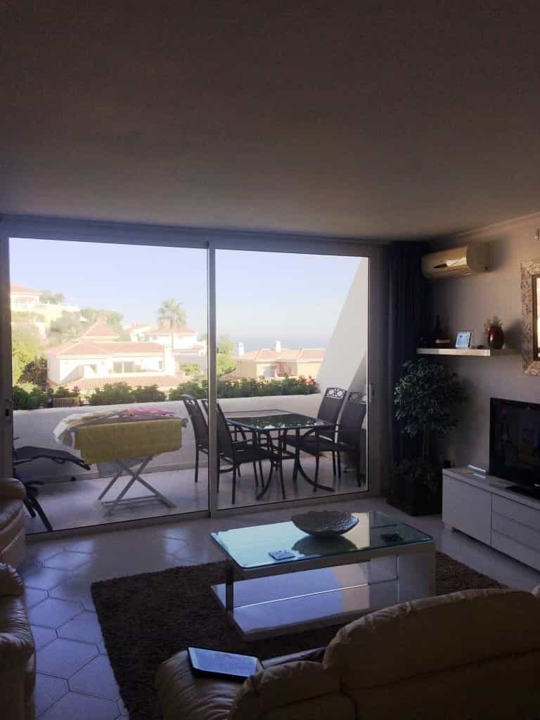 Condominium in El Palo, Andalusia 10862268