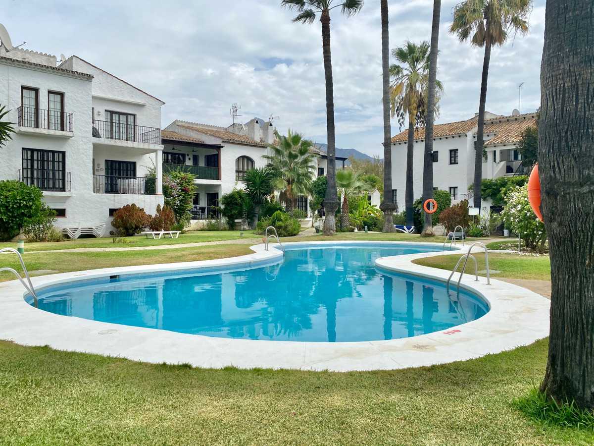 Condominium in El Angel, Andalusia 10862449