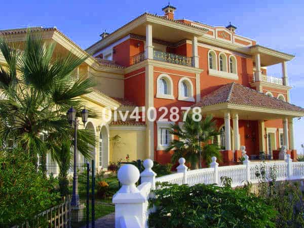 House in Arroyo de la Miel, Andalusia 10863442