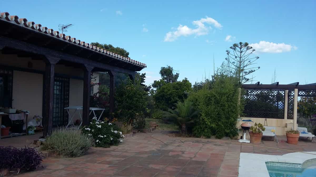 σπίτι σε Estepona, Andalucía 10863457