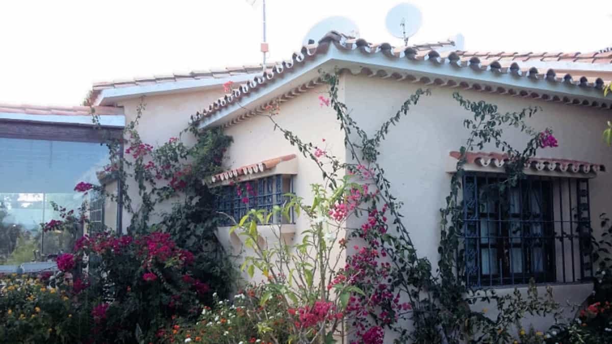 Huis in Estepona, Andalucía 10863457